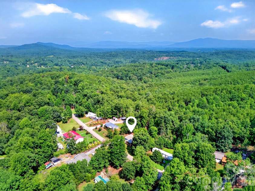 248 Chestnut Oak Forest Drive, Nebo, NC 28761.  MLS# CAR4410533, YatesRealty ID 43168. 