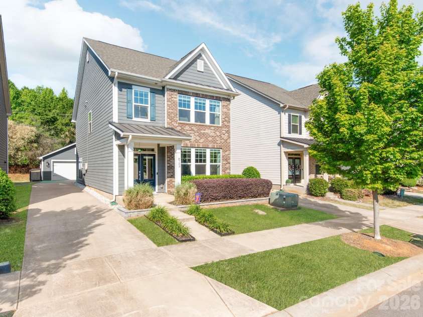 8753 Aspinwall Drive, Charlotte, NC 28216.  MLS# CAR4371868, YatesRealty ID 43169. 