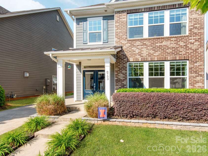 8753 Aspinwall Drive, Charlotte, NC 28216.  MLS# CAR4371868, YatesRealty ID 43169. 