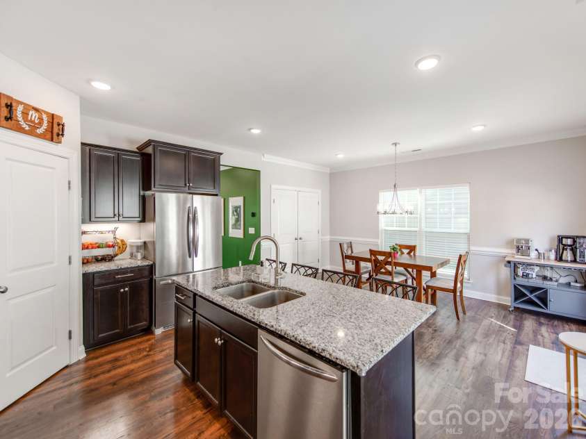 8753 Aspinwall Drive, Charlotte, NC 28216.  MLS# CAR4371868, YatesRealty ID 43169. 