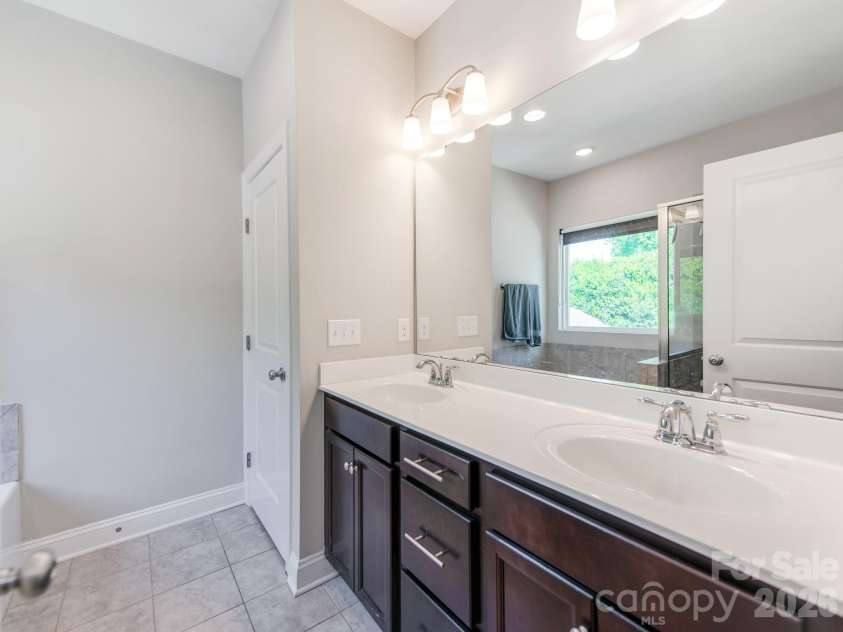 8753 Aspinwall Drive, Charlotte, NC 28216.  MLS# CAR4371868, YatesRealty ID 43169. 