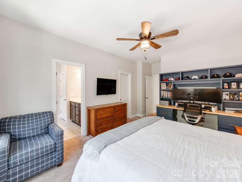 8753 Aspinwall Drive, Charlotte, NC 28216.  MLS# CAR4371868, YatesRealty ID 43169. 