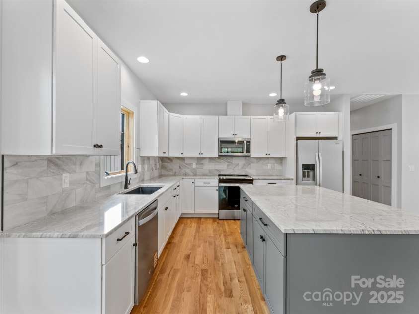 306 Gallimore Road, Brevard, NC 28712.  MLS# CAR4272419, YatesRealty ID 4317. 