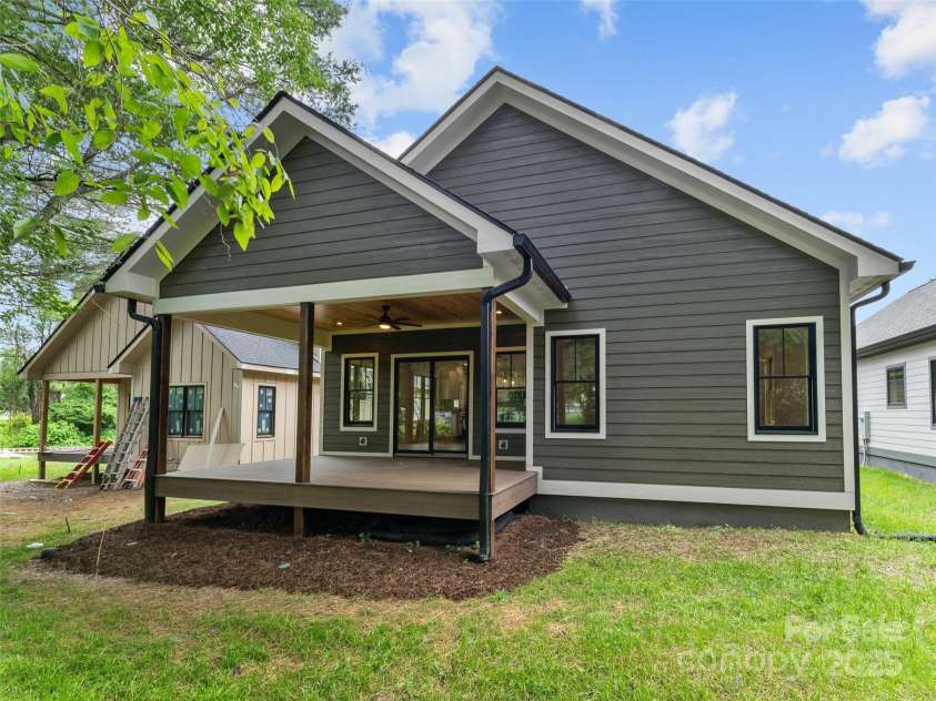 306 Gallimore Road, Brevard, NC 28712.  MLS# CAR4272419, YatesRealty ID 4317. 