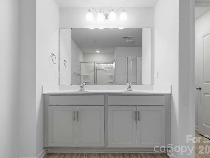 3168 Green Apple Drive, Dallas, NC 28034.  MLS# CAR4413344, YatesRealty ID 43172. Ensuite