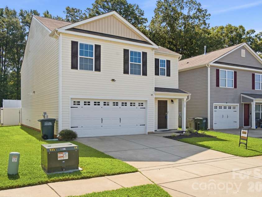 3168 Green Apple Drive, Dallas, NC 28034.  MLS# CAR4413344, YatesRealty ID 43172. Front View3