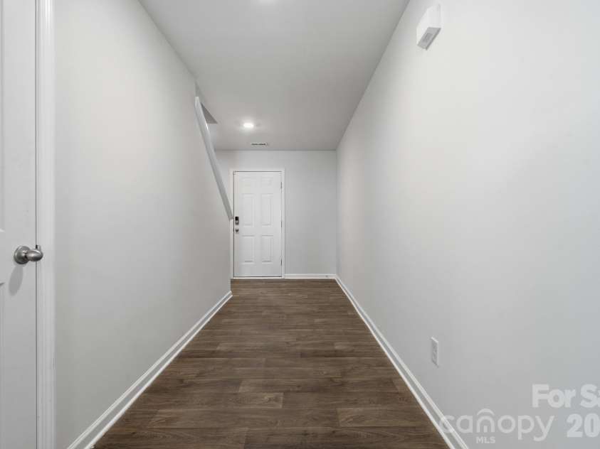 3168 Green Apple Drive, Dallas, NC 28034.  MLS# CAR4413344, YatesRealty ID 43172. Main Level Hallway