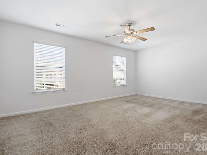 3168 Green Apple Drive, Dallas, NC 28034.  MLS# CAR4413344, YatesRealty ID 43172. Owner Suite
