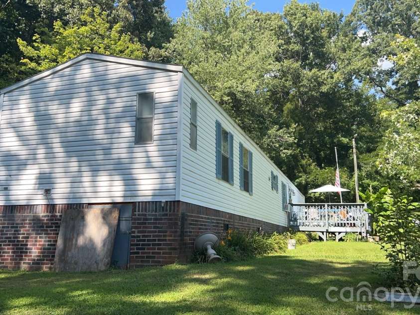 202 Eufola Road, Statesville, NC 28677.  MLS# CAR4413349, YatesRealty ID 43173. 