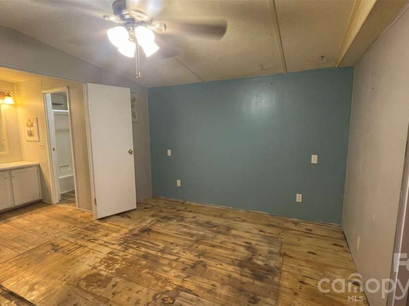 202 Eufola Road, Statesville, NC 28677.  MLS# CAR4413349, YatesRealty ID 43173. 