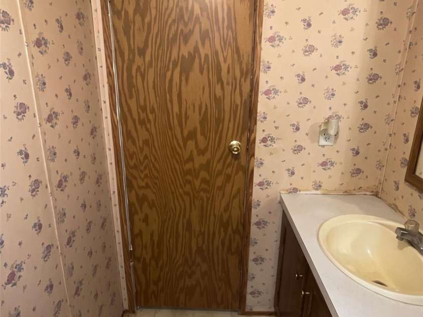 202 Eufola Road, Statesville, NC 28677.  MLS# CAR4413349, YatesRealty ID 43173. 