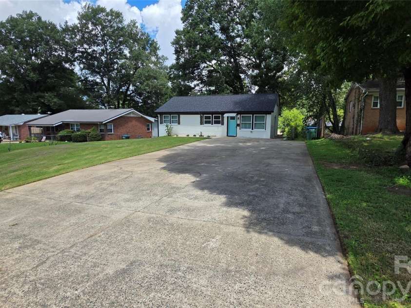 513 Ohio Avenue, Bessemer City, NC 28016.  MLS# CAR4411894, YatesRealty ID 43174. 