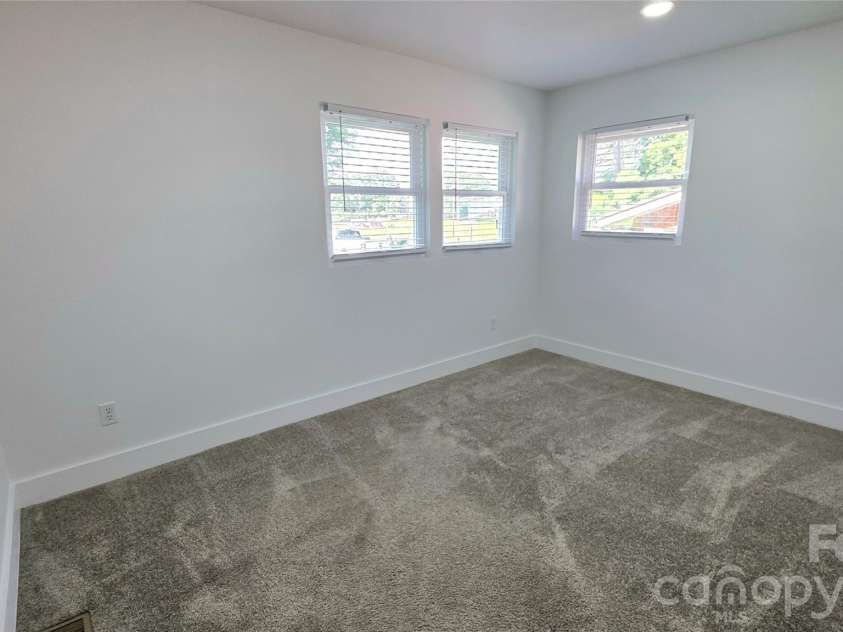 513 Ohio Avenue, Bessemer City, NC 28016.  MLS# CAR4411894, YatesRealty ID 43174. 