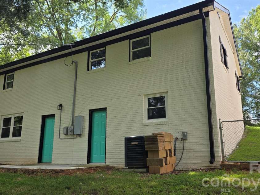 513 Ohio Avenue, Bessemer City, NC 28016.  MLS# CAR4411894, YatesRealty ID 43174. 