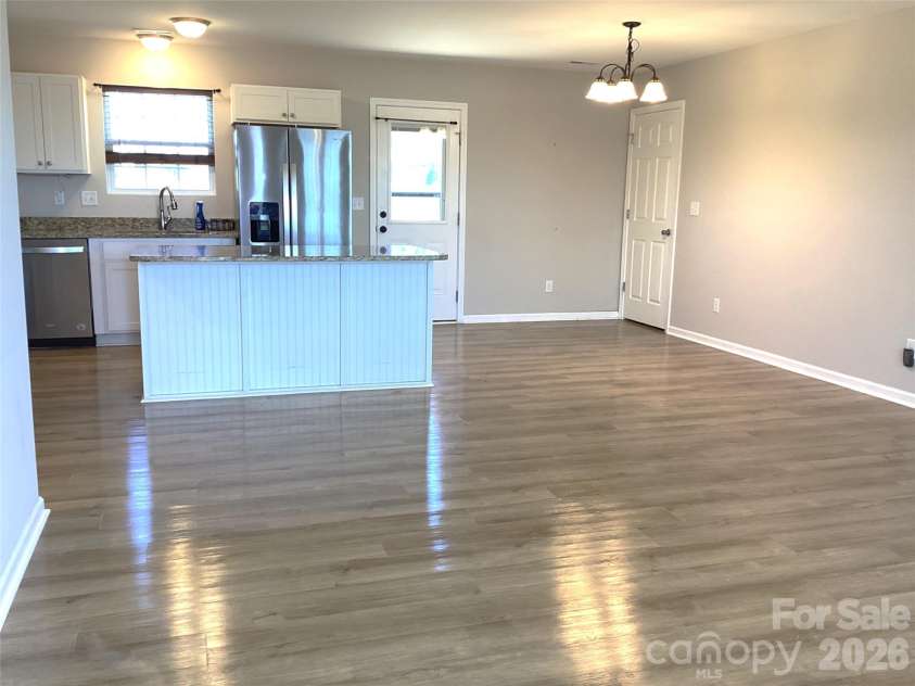 109 Wheat Field Drive, Shelby, NC 28152.  MLS# CAR4413358, YatesRealty ID 43175. Front door entry view