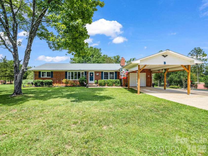 1244 Old Hwy 10 Highway, Marion, NC 28752.  MLS# CAR4413341, YatesRealty ID 43177. 