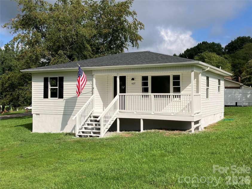 640 Hawthorne Street, Hudson, NC 28638.  MLS# CAR4413108, YatesRealty ID 43178. 