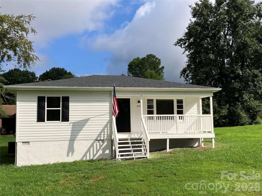 640 Hawthorne Street, Hudson, NC 28638.  MLS# CAR4413108, YatesRealty ID 43178. 