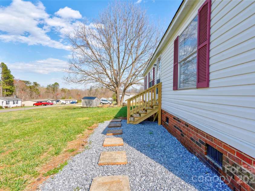104 Buck Haven Court, Lawndale, NC 28090.  MLS# CAR4239612, YatesRealty ID 4318. Front walk