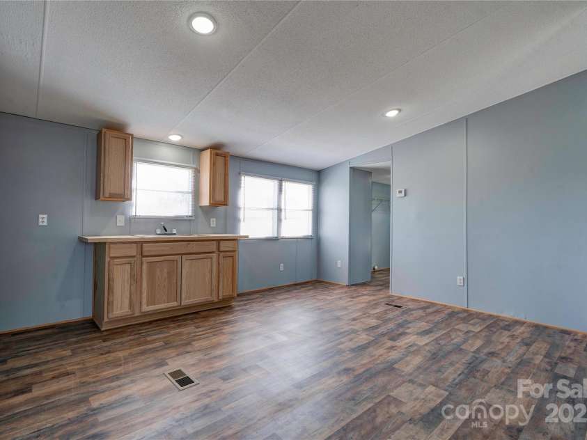104 Buck Haven Court, Lawndale, NC 28090.  MLS# CAR4239612, YatesRealty ID 4318. Kitchen