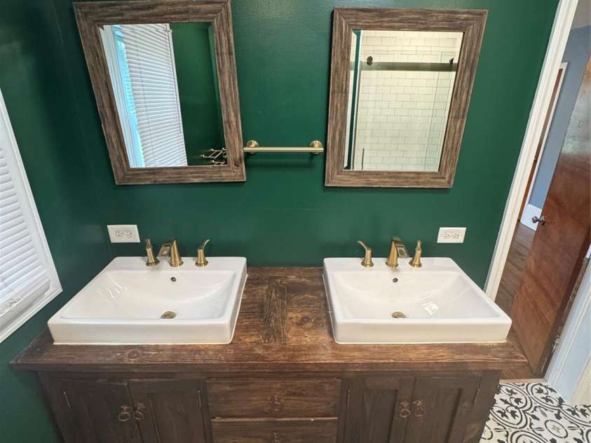 603 Main Street, Rock Hill, SC 29730.  MLS# CAR4234795, YatesRealty ID 4318. Dual Vanity