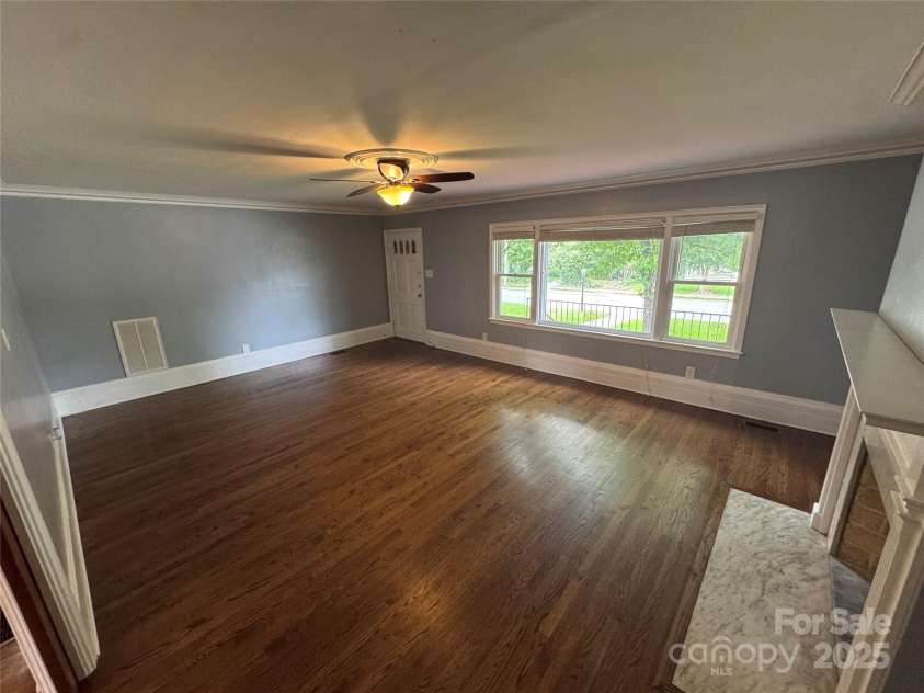 603 Main Street, Rock Hill, SC 29730.  MLS# CAR4234795, YatesRealty ID 4318. Huge Family Room