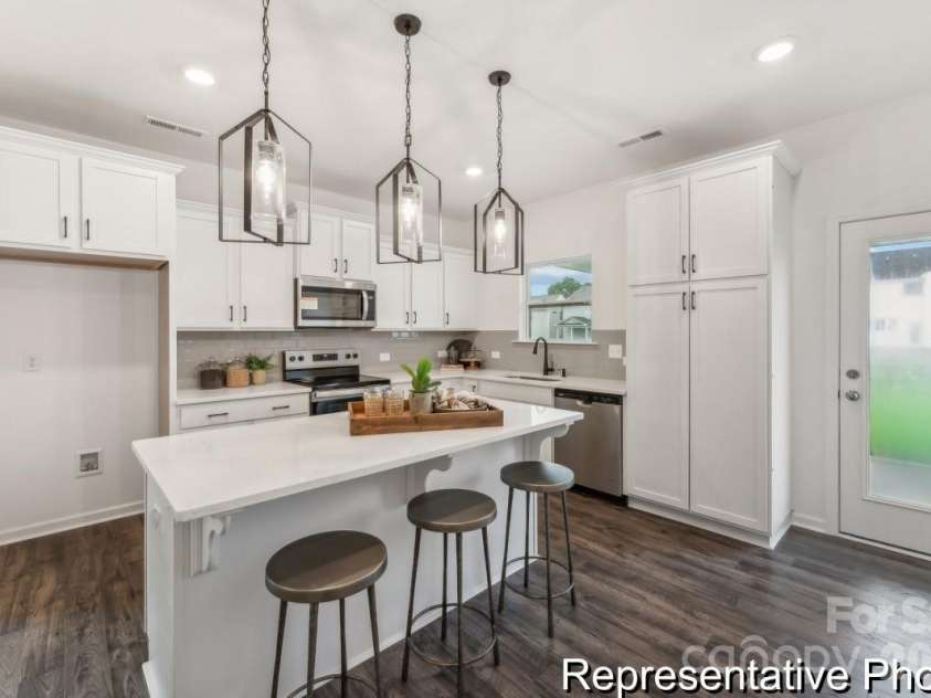 36170 Greg Norman Drive, Lancaster, SC 29720.  MLS# CAR4413371, YatesRealty ID 43180. 