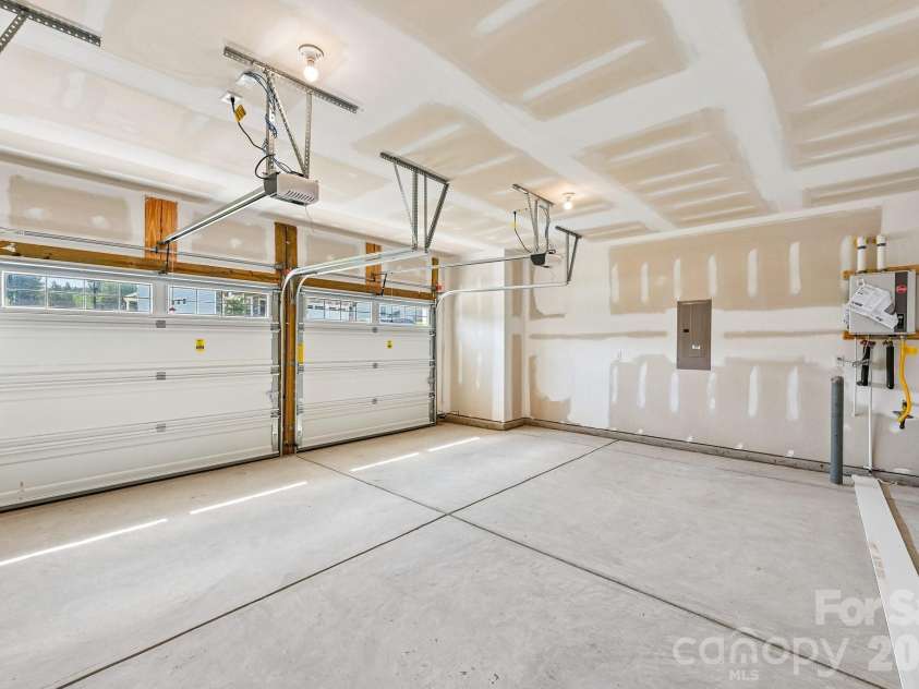 36170 Greg Norman Drive, Lancaster, SC 29720.  MLS# CAR4413371, YatesRealty ID 43180. 