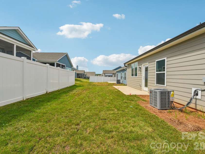 40258 Crooked Stick Drive, Lancaster, SC 29720.  MLS# CAR4413372, YatesRealty ID 43181. 