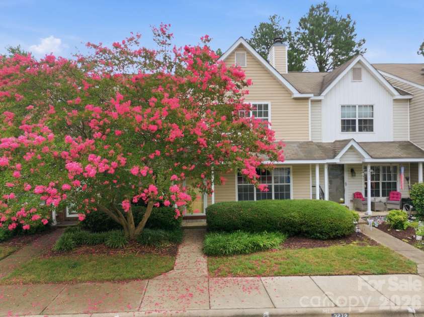 3274 Summercroft Lane, Charlotte, NC 28269.  MLS# CAR4408970, YatesRealty ID 43182. 