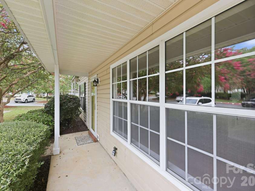 3274 Summercroft Lane, Charlotte, NC 28269.  MLS# CAR4408970, YatesRealty ID 43182. 
