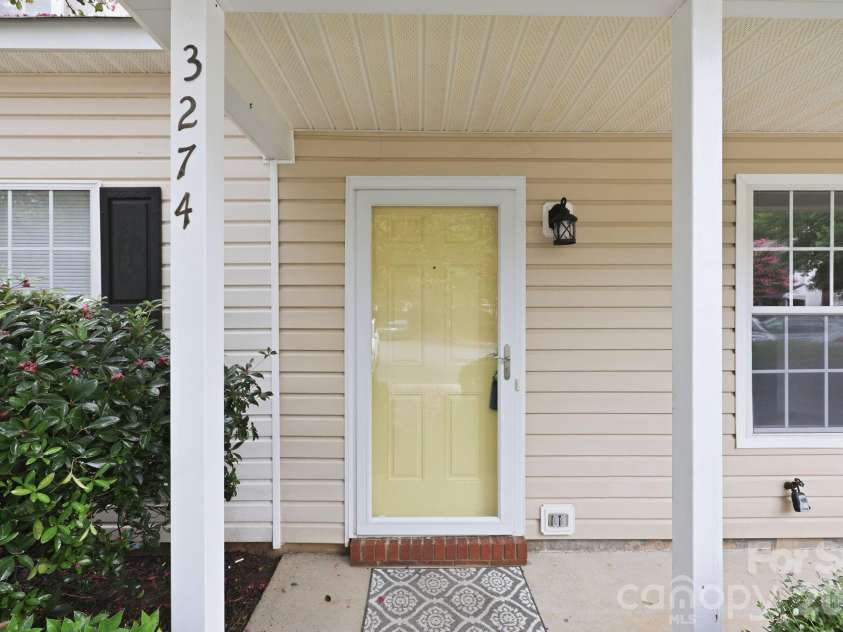 3274 Summercroft Lane, Charlotte, NC 28269.  MLS# CAR4408970, YatesRealty ID 43182. 
