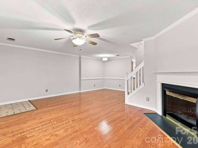 3274 Summercroft Lane, Charlotte, NC 28269.  MLS# CAR4408970, YatesRealty ID 43182. 