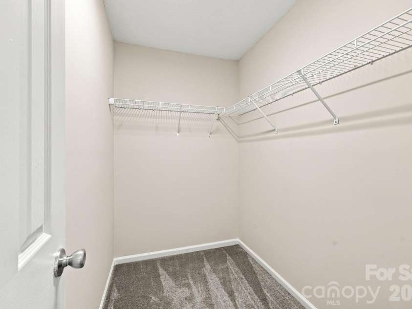 3274 Summercroft Lane, Charlotte, NC 28269.  MLS# CAR4408970, YatesRealty ID 43182. 