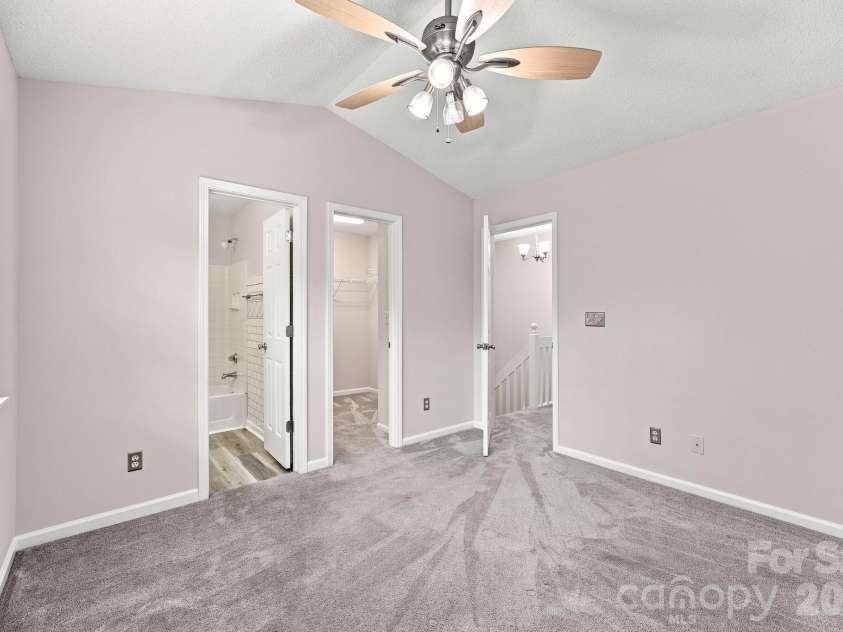 3274 Summercroft Lane, Charlotte, NC 28269.  MLS# CAR4408970, YatesRealty ID 43182. 