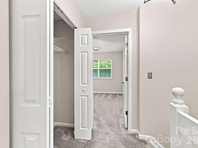 3274 Summercroft Lane, Charlotte, NC 28269.  MLS# CAR4408970, YatesRealty ID 43182. 
