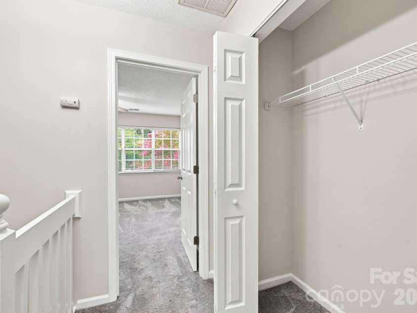 3274 Summercroft Lane, Charlotte, NC 28269.  MLS# CAR4408970, YatesRealty ID 43182. 