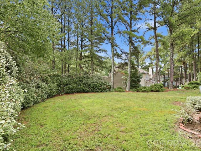 3274 Summercroft Lane, Charlotte, NC 28269.  MLS# CAR4408970, YatesRealty ID 43182. 