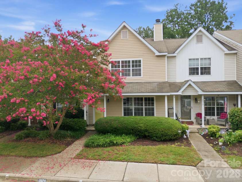 3274 Summercroft Lane, Charlotte, NC 28269.  MLS# CAR4408970, YatesRealty ID 43182. 