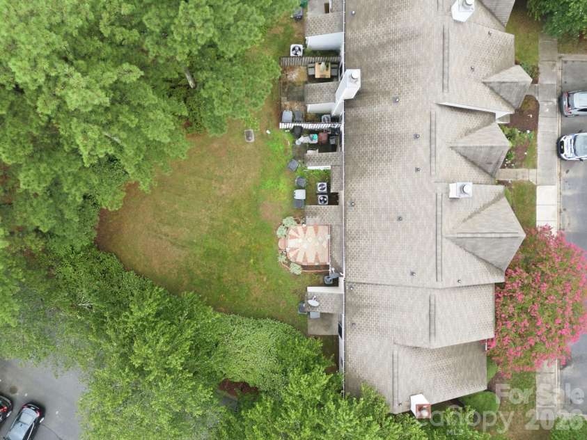 3274 Summercroft Lane, Charlotte, NC 28269.  MLS# CAR4408970, YatesRealty ID 43182. 
