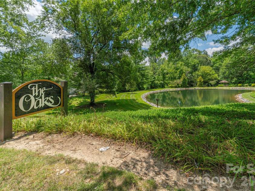 204 Live Oak Lane, Hendersonville, NC 28791.  MLS# CAR4410772, YatesRealty ID 43183. Community Entry