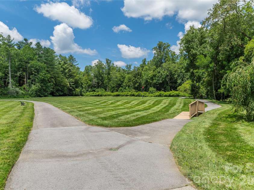 204 Live Oak Lane, Hendersonville, NC 28791.  MLS# CAR4410772, YatesRealty ID 43183. Golf Practice Area