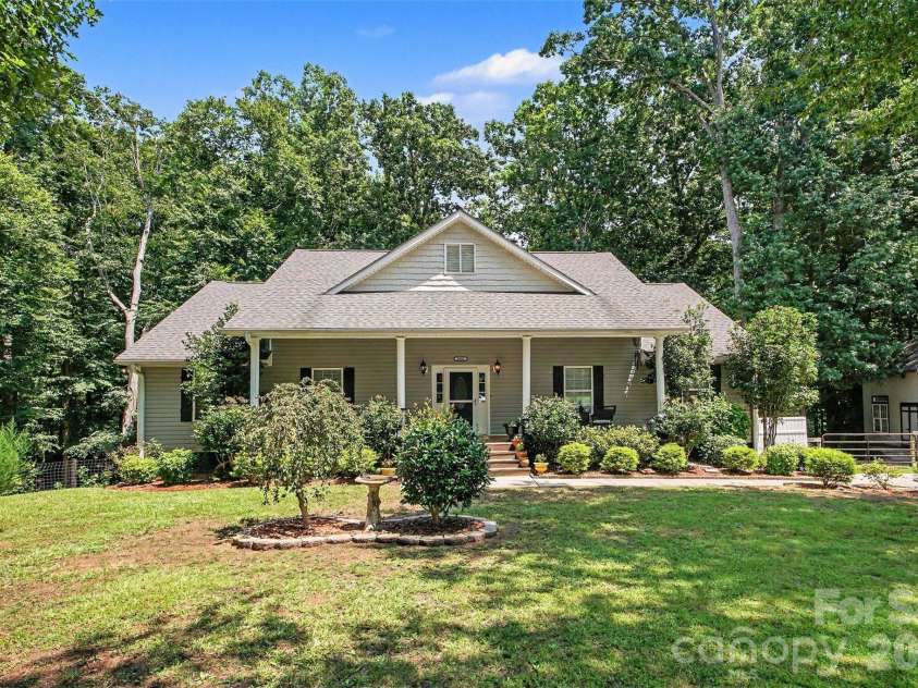 8446 Aqua Lane, Kannapolis, NC 28081.  MLS# CAR4411223, YatesRealty ID 43185. 