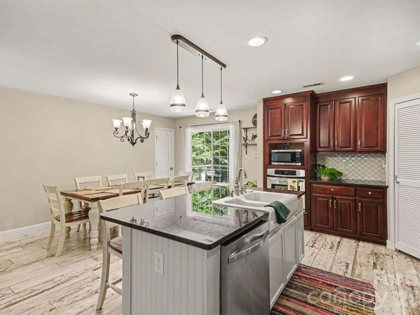 8446 Aqua Lane, Kannapolis, NC 28081.  MLS# CAR4411223, YatesRealty ID 43185. 