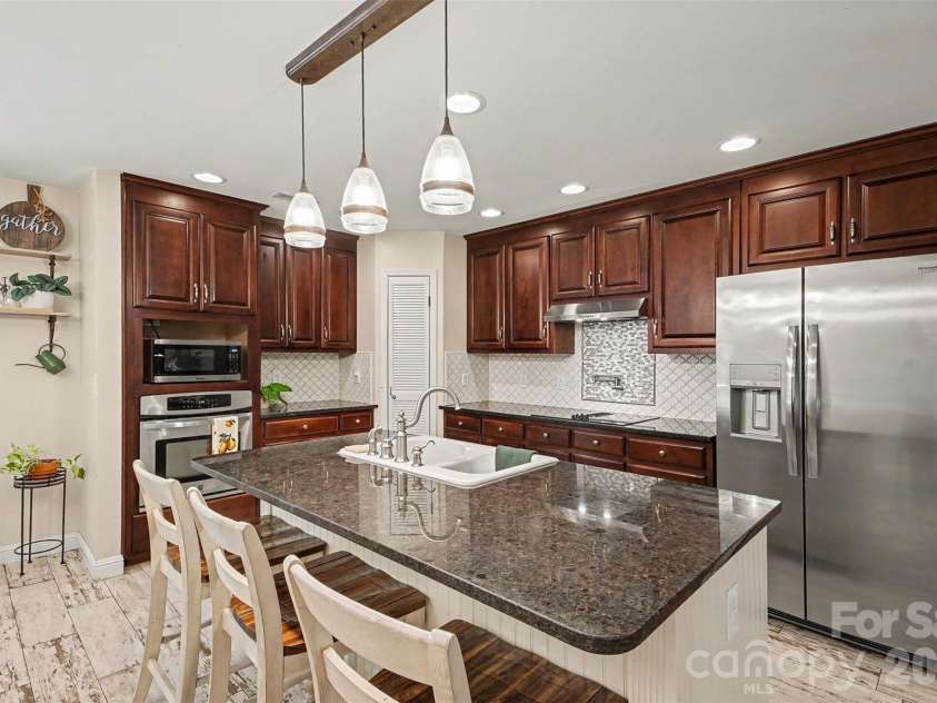 8446 Aqua Lane, Kannapolis, NC 28081.  MLS# CAR4411223, YatesRealty ID 43185. 