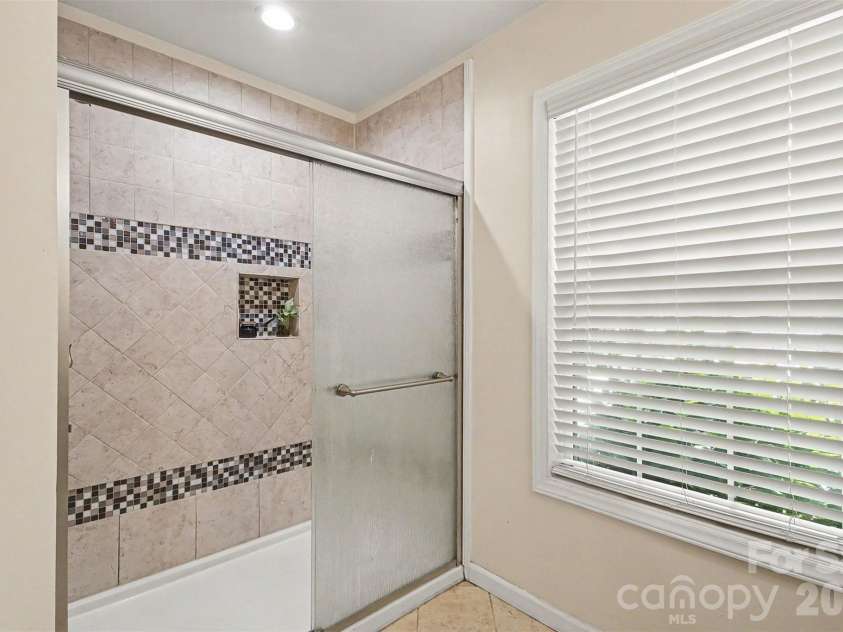 8446 Aqua Lane, Kannapolis, NC 28081.  MLS# CAR4411223, YatesRealty ID 43185. 
