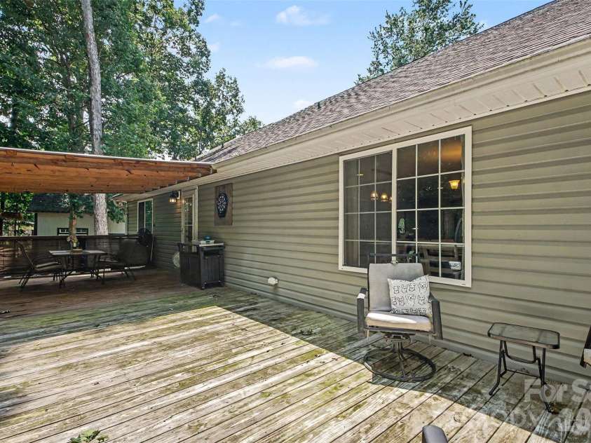 8446 Aqua Lane, Kannapolis, NC 28081.  MLS# CAR4411223, YatesRealty ID 43185. 