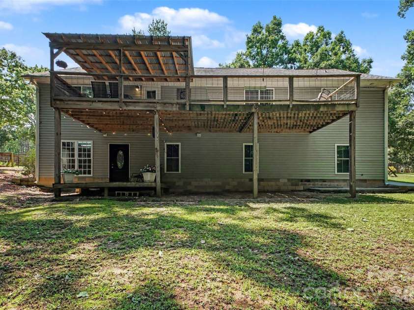 8446 Aqua Lane, Kannapolis, NC 28081.  MLS# CAR4411223, YatesRealty ID 43185. 