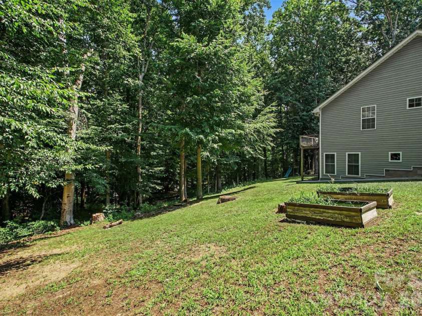 8446 Aqua Lane, Kannapolis, NC 28081.  MLS# CAR4411223, YatesRealty ID 43185. 