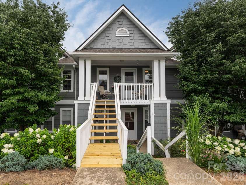 3804 Florham Place, Asheville, NC 28806.  MLS# CAR4413132, YatesRealty ID 43187. 